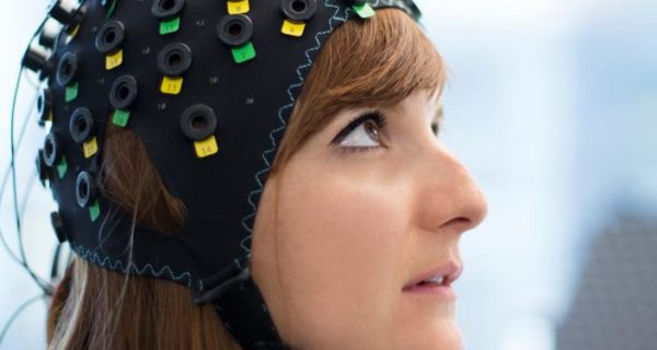 Paralyzed patients communicate thoughts via brain-computer interface