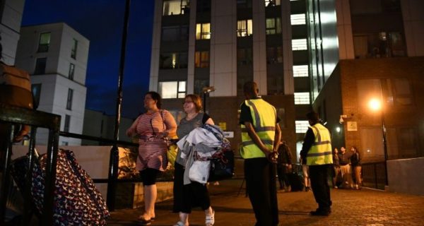 Cinq tours de Londres évacuées en pleine nuit pour risques d’incendie