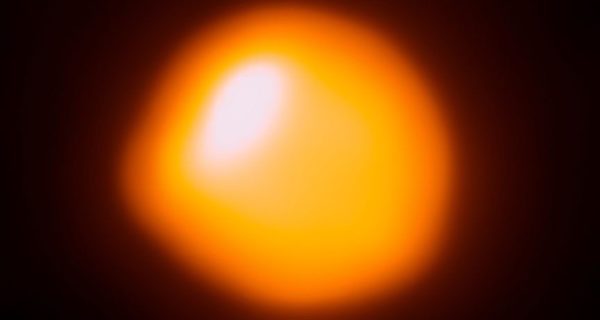 Bételgeuse, l’étoile géante à tête d’œuf