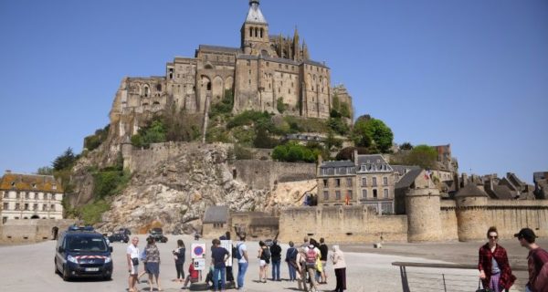 Mont-Saint-Michel évacué : le suspect mis en examen et placé et détention